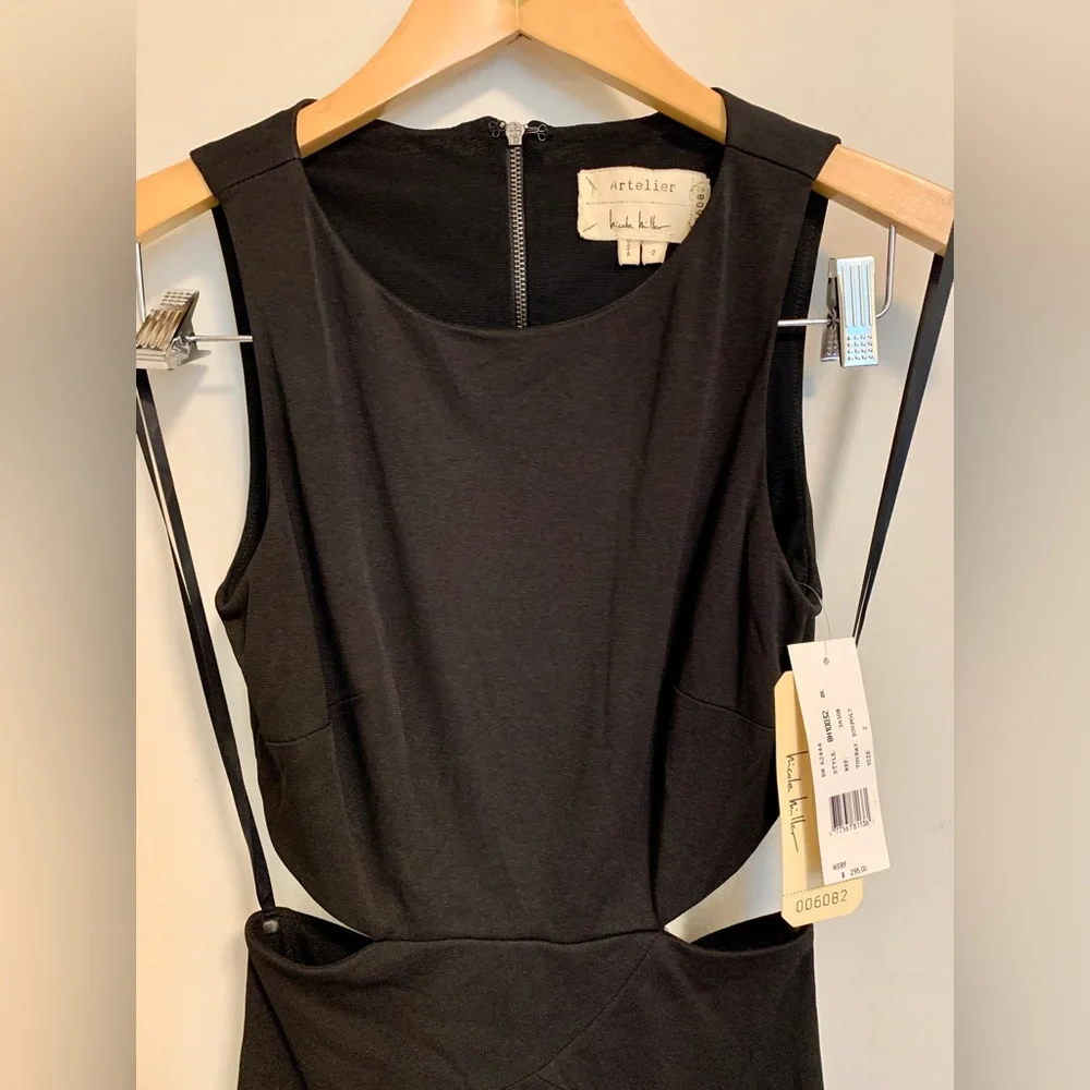 Never worn, with tags Black dress with back cut-out - Picture 2 of 4